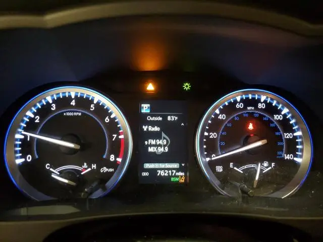 2017 TOYOTA HIGHLANDER SE  