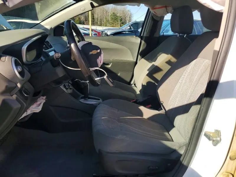 2017 CHEVROLET SONIC LT  