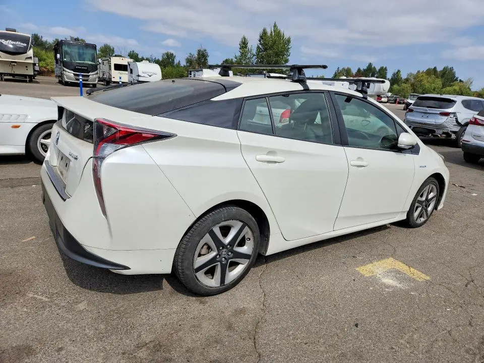 2016 TOYOTA PRIUS THREE TOURING  