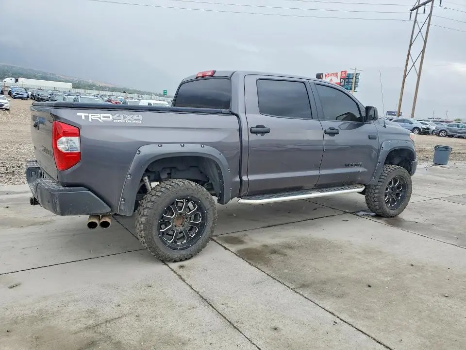 2018 TOYOTA TUNDRA CREWMAX SR5  