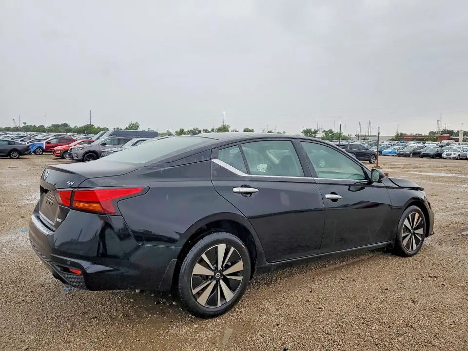 2019 NISSAN ALTIMA SV  