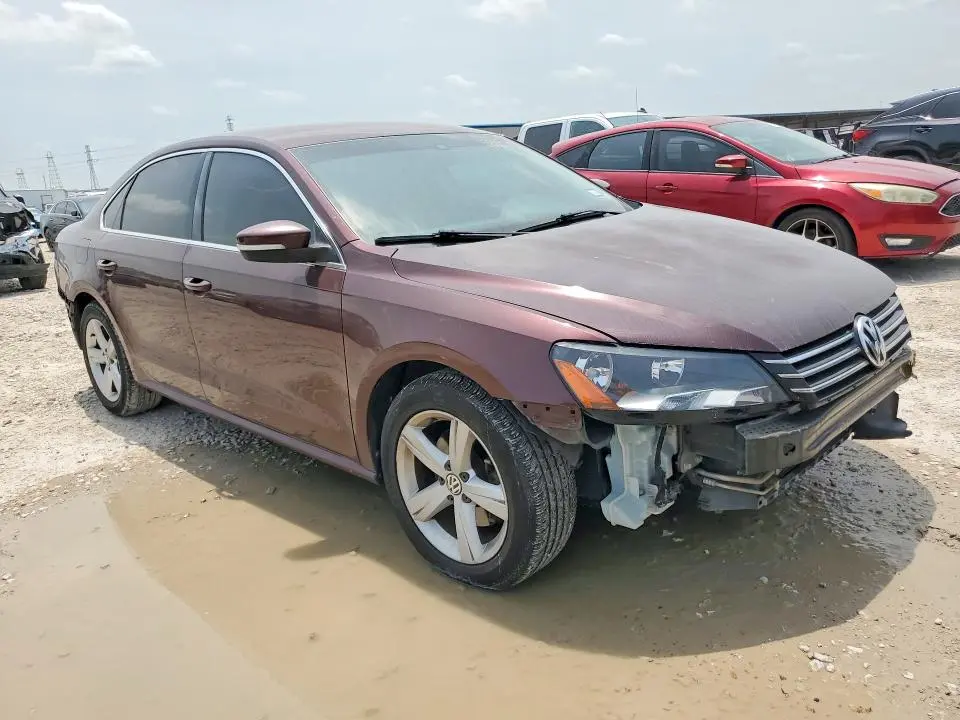 2013 VOLKSWAGEN PASSAT SE  