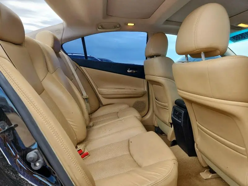 2011 NISSAN MAXIMA S  