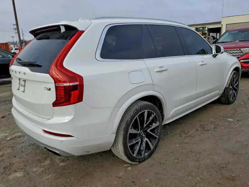 2021 VOLVO XC90 T6 MOMENTUM  