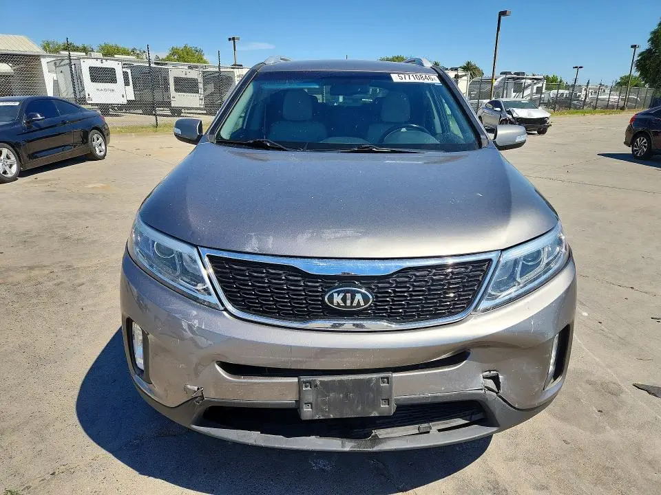 2015 KIA SORENTO LX  