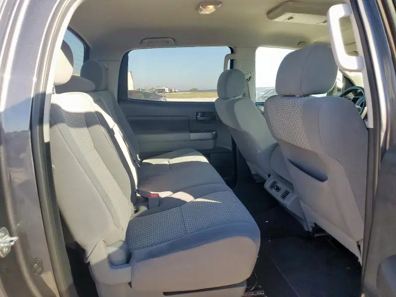 2013 TOYOTA TUNDRA CREWMAX SR5  