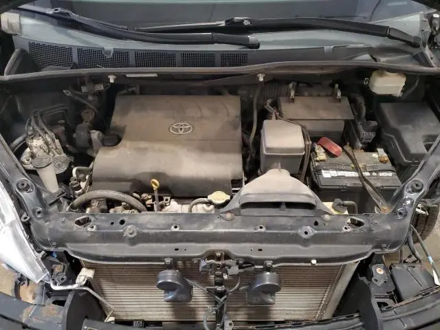 2015 TOYOTA SIENNA XLE  