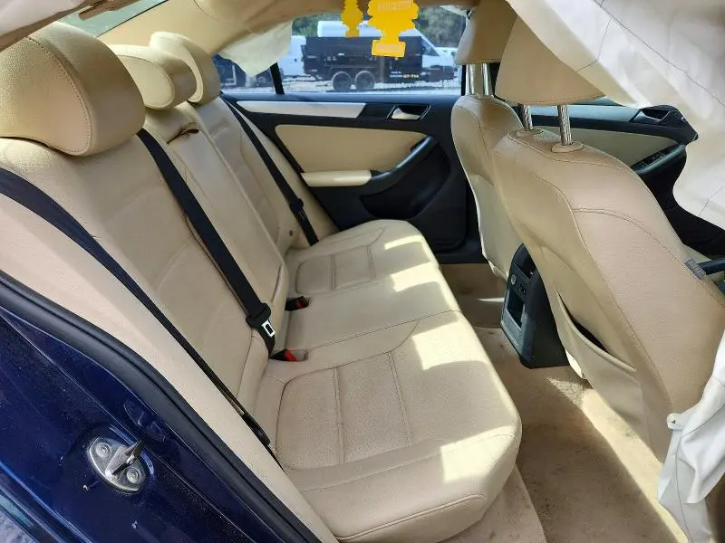 2013 VOLKSWAGEN JETTA SE  