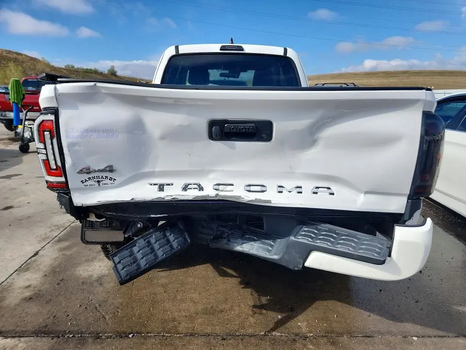 2020 TOYOTA TACOMA SR  