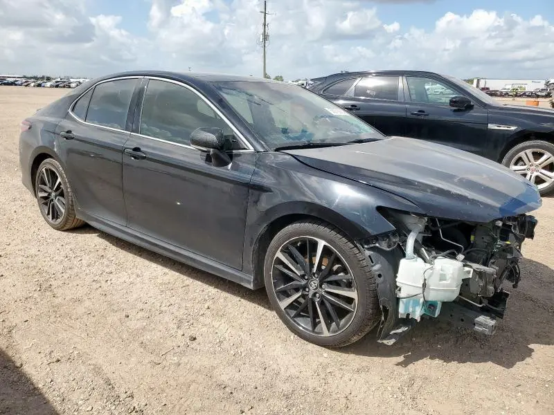 2018 TOYOTA CAMRY XSE  