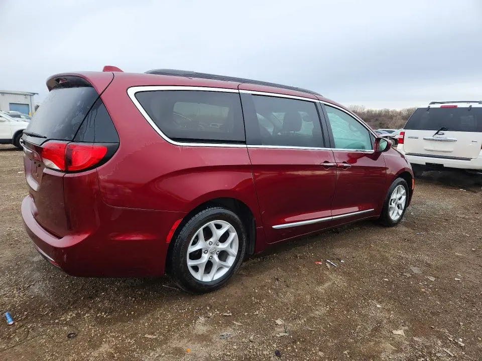 2017 CHRYSLER PACIFICA TOURING L  