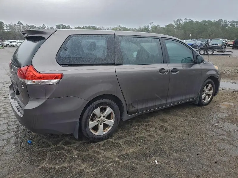 2012 TOYOTA SIENNA   