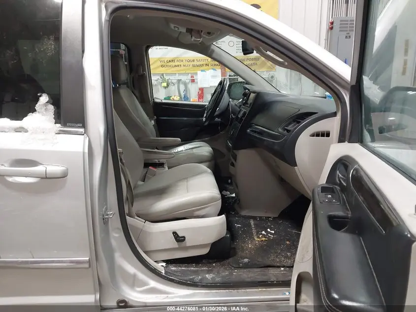 2011 CHRYSLER TOWN & COUNTRY TOURING-L