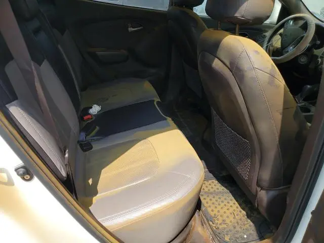 2011 HYUNDAI TUCSON GLS  