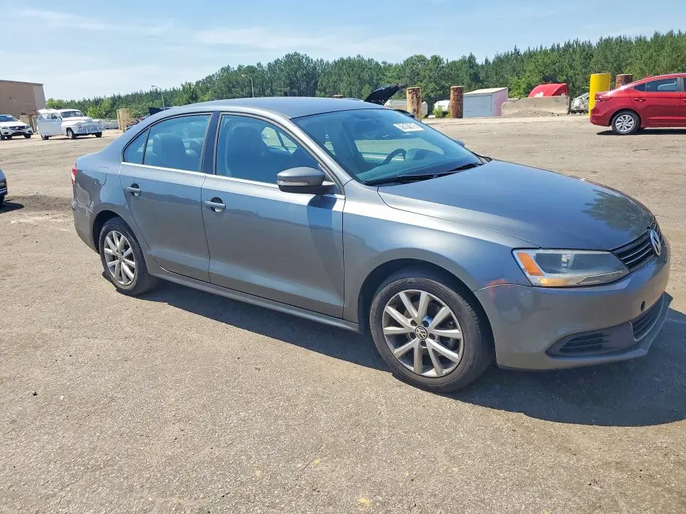 2014 VOLKSWAGEN JETTA SE  