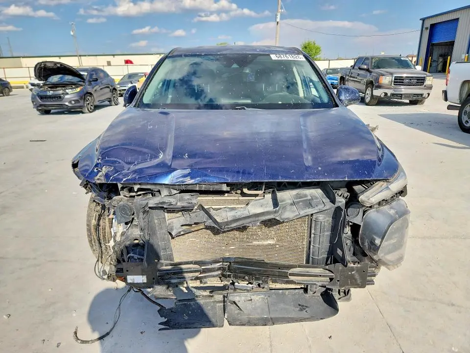 2019 HYUNDAI SANTA FE SE  
