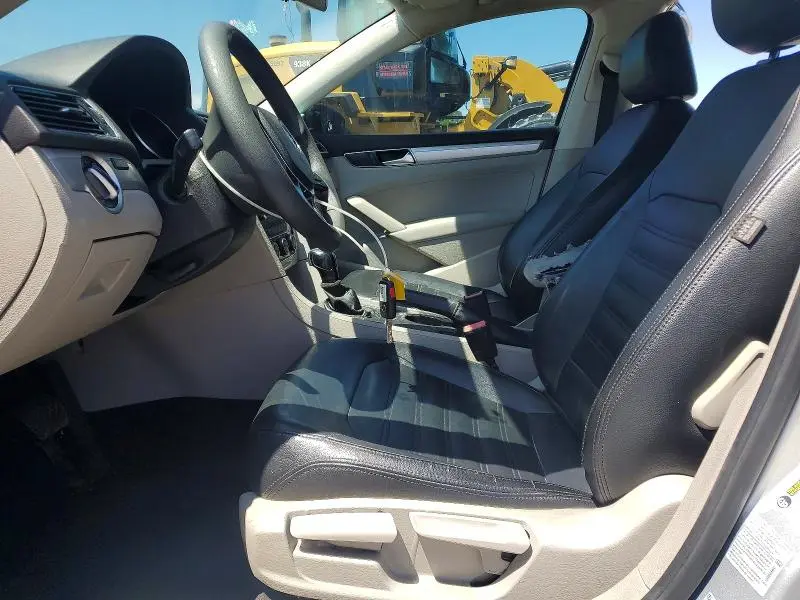2017 VOLKSWAGEN PASSAT S  
