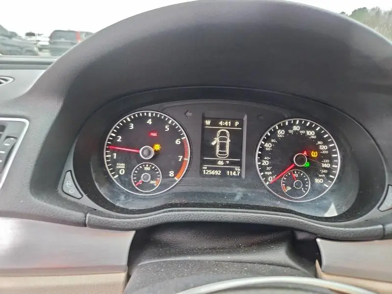 2013 VOLKSWAGEN PASSAT SE  