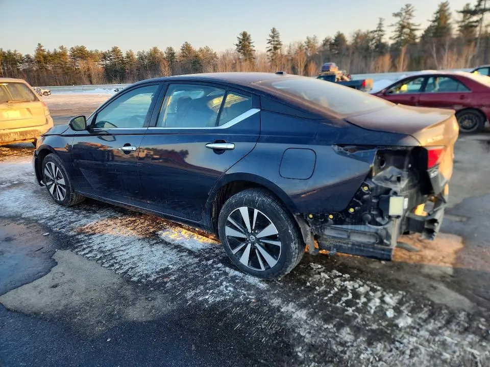 2022 NISSAN ALTIMA SV  