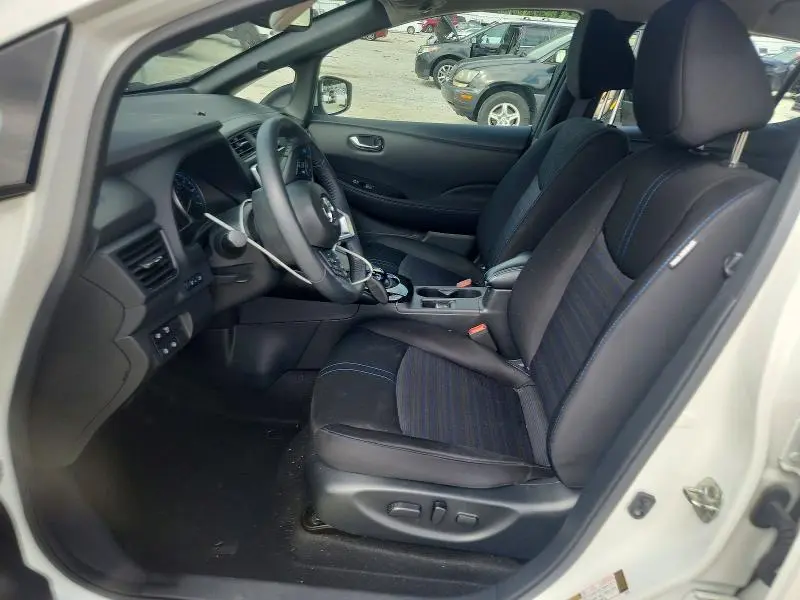 2020 NISSAN LEAF SV  