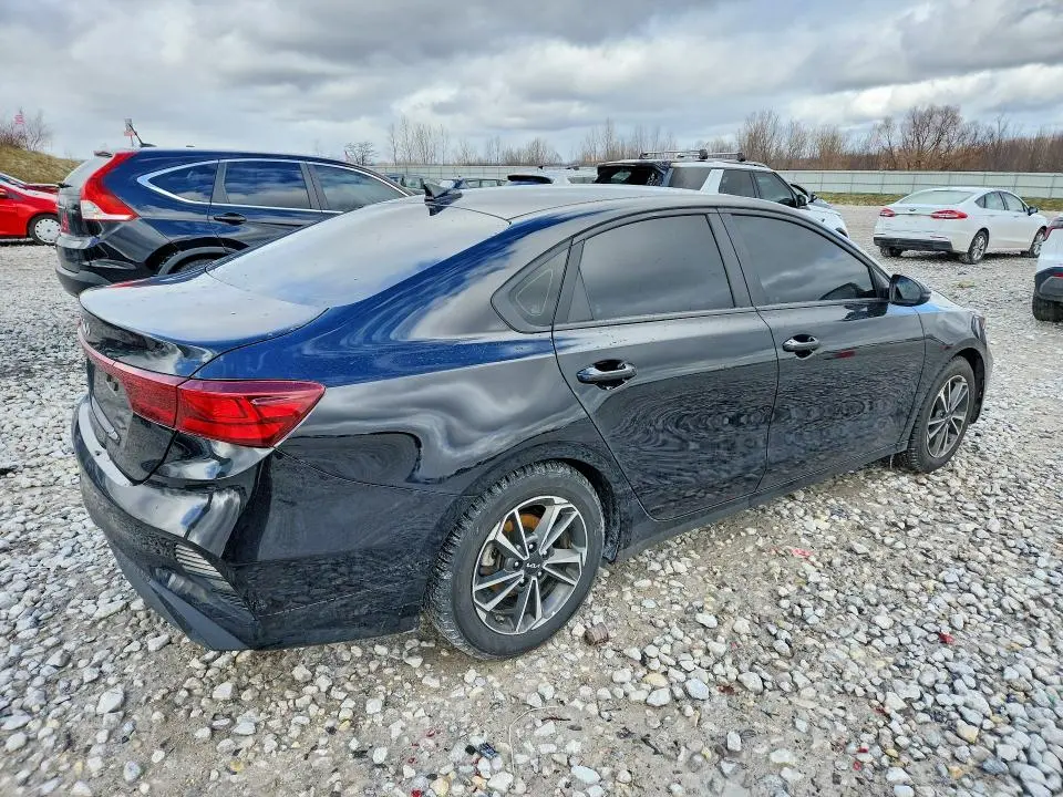 2022 KIA FORTE LXS  