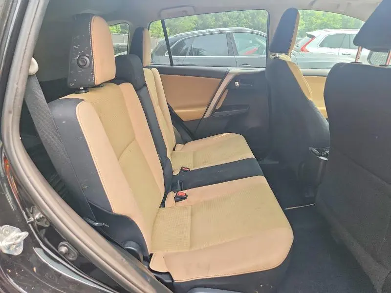 2017 TOYOTA RAV4 XLE  