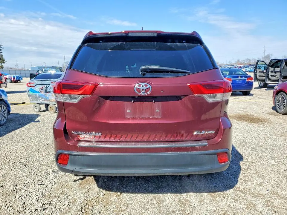2017 TOYOTA HIGHLANDER XLE  