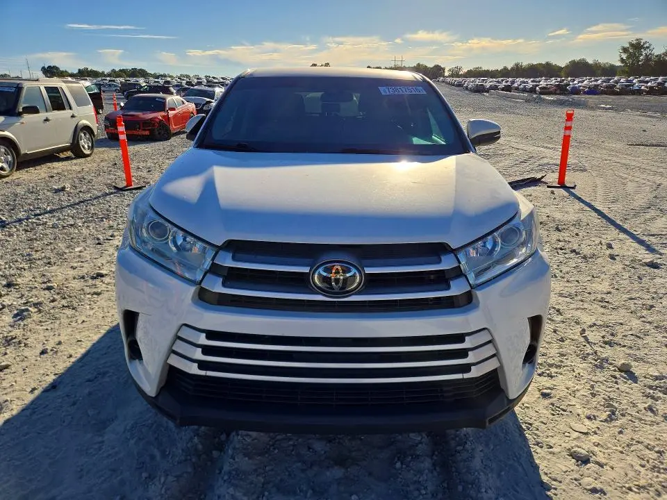 2019 TOYOTA HIGHLANDER LE  