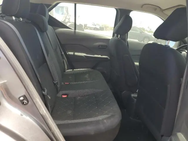 2018 NISSAN KICKS S  