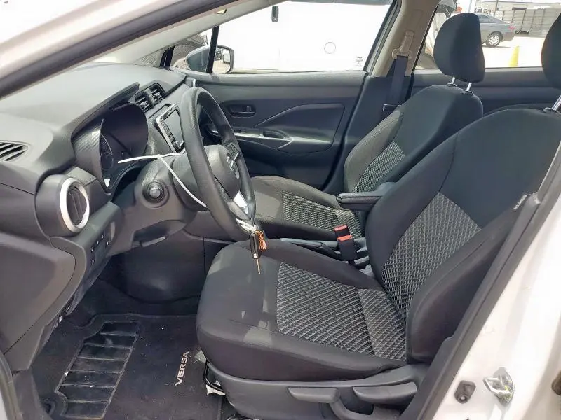 2022 NISSAN VERSA S  