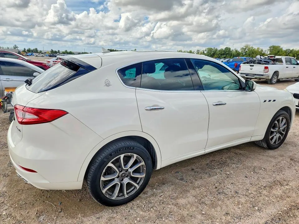2020 MASERATI LEVANTE S  