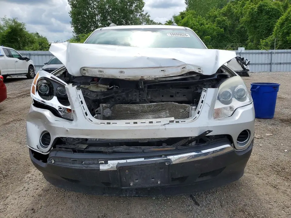 2011 GMC ACADIA SLE  