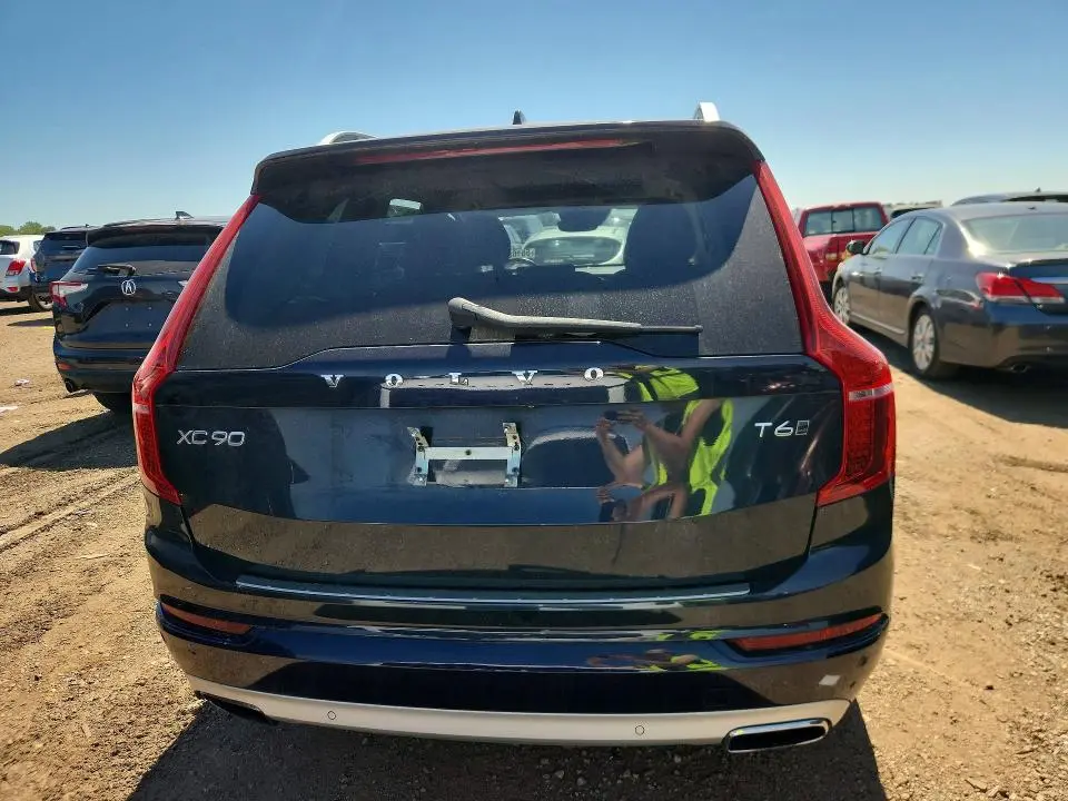 2016 VOLVO XC90 T6  