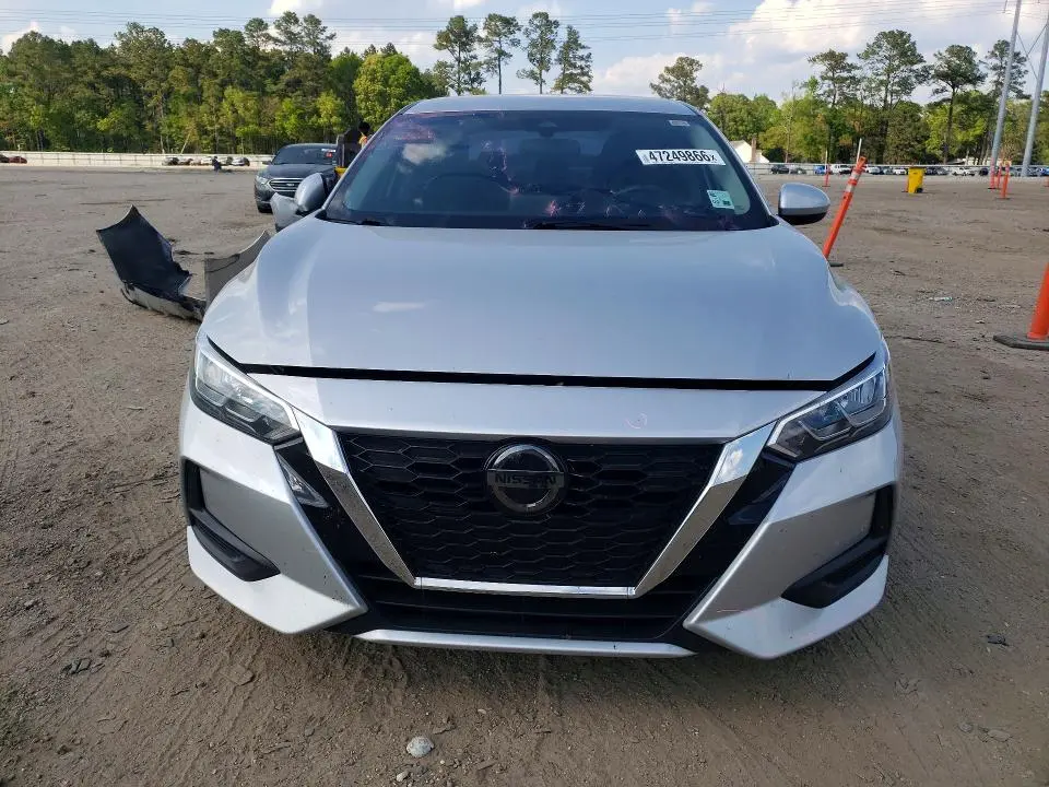 2022 NISSAN SENTRA SV  