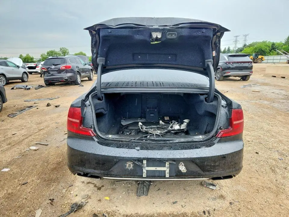 2017 VOLVO S90 T6 MOMENTUM  