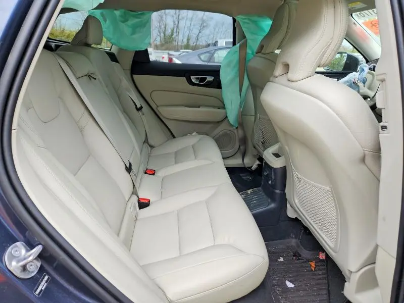 2025 VOLVO XC60 PLUS  