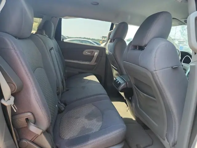 2010 CHEVROLET TRAVERSE LS  