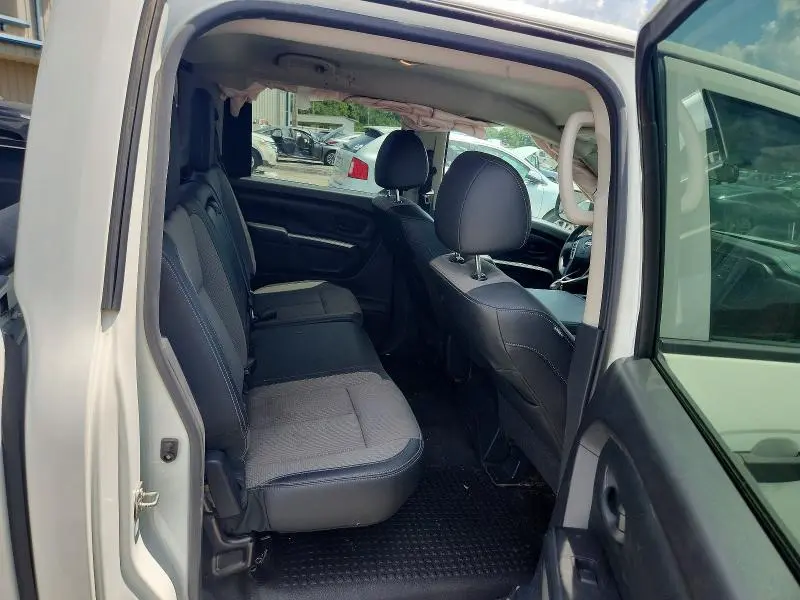 2017 NISSAN TITAN S  