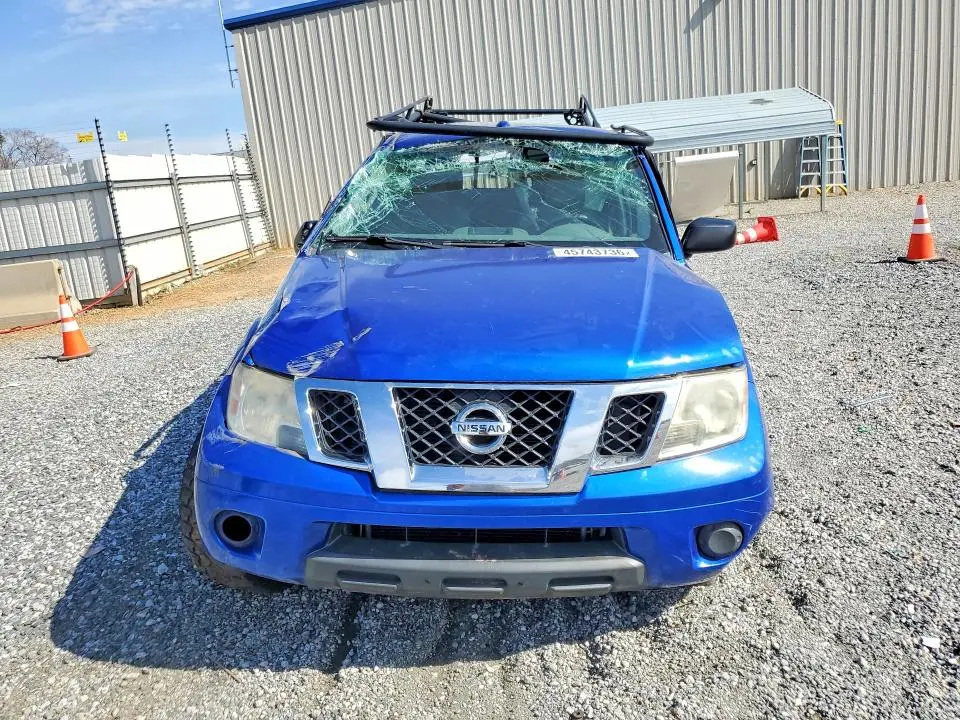 2015 NISSAN FRONTIER SV  