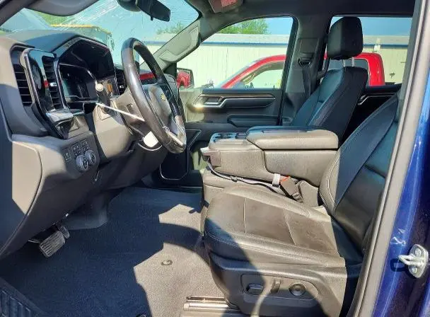 2022 CHEVROLET SILVERADO K1500 LT  