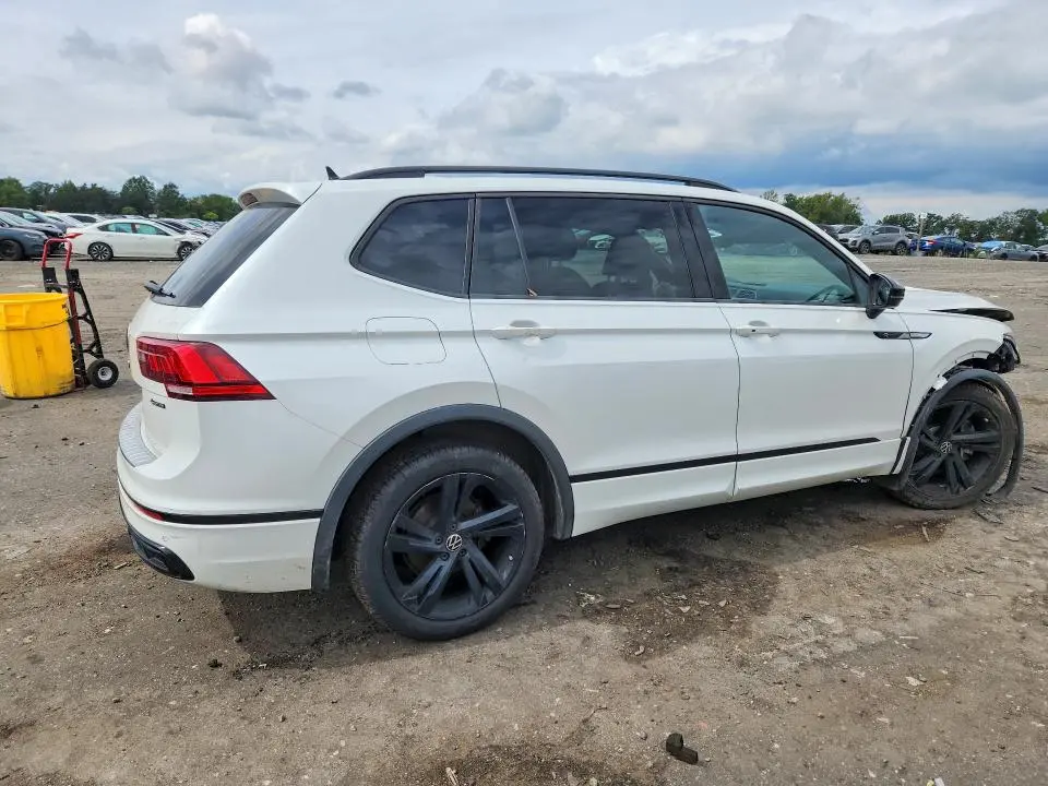 2023 VOLKSWAGEN TIGUAN SE R-LINE BLACK  