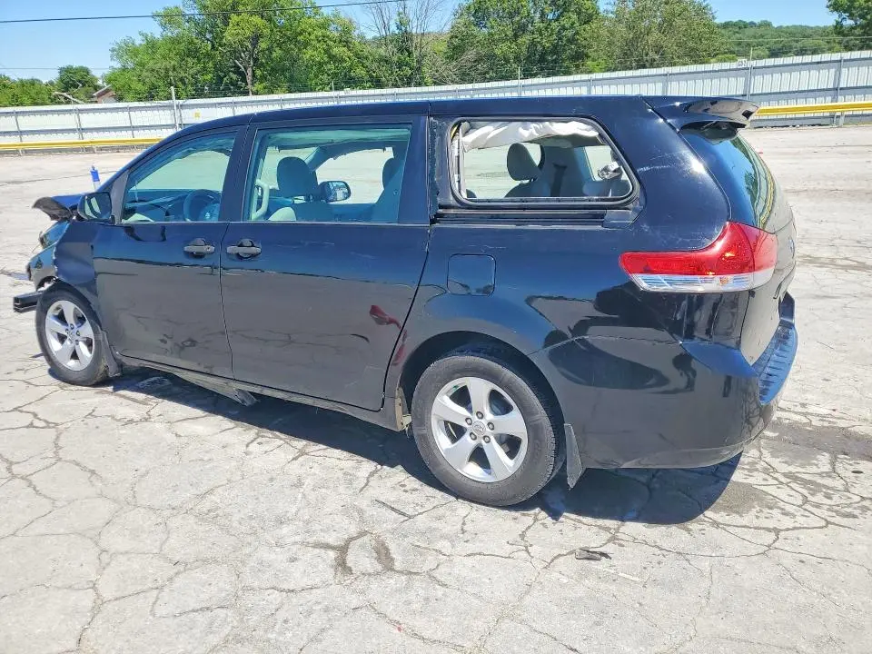 2014 TOYOTA SIENNA L 7-PASSENGER  