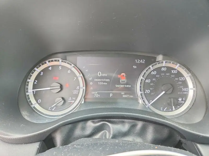 2023 TOYOTA HIGHLANDER LE  