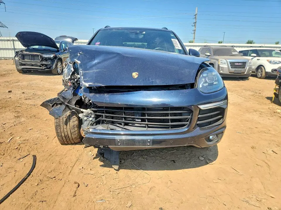 2016 PORSCHE CAYENNE   