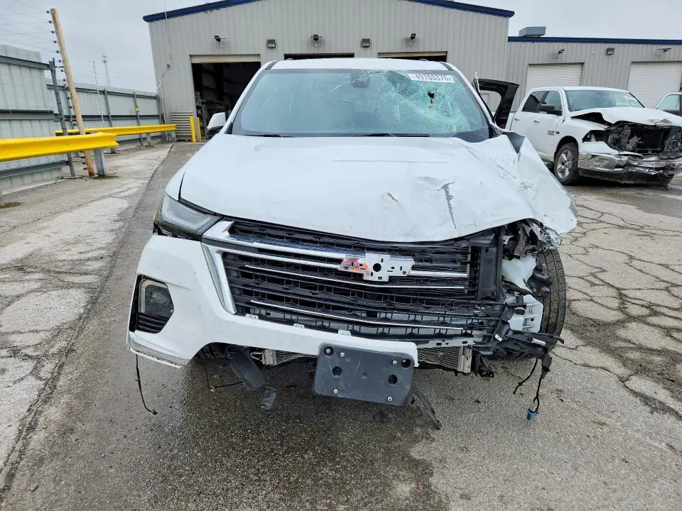 2023 CHEVROLET TRAVERSE LT  