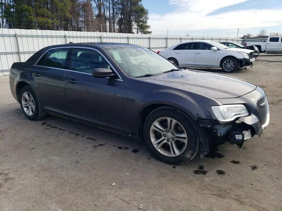 2015 CHRYSLER 300 LIMITED  