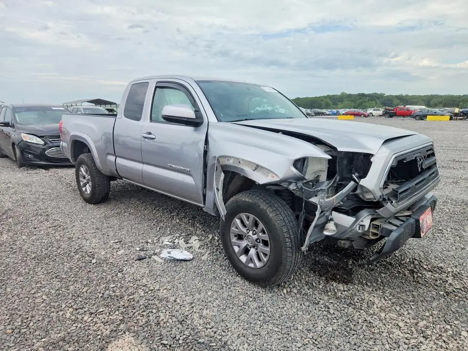 2016 TOYOTA TACOMA SR5  
