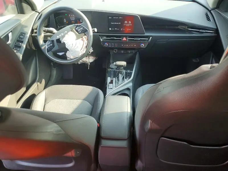 2023 KIA NIRO LX  