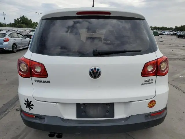 2011 VOLKSWAGEN TIGUAN S  