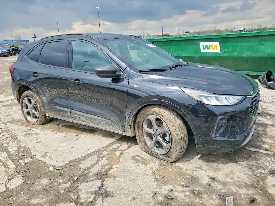 2023 FORD ESCAPE ST LINE  